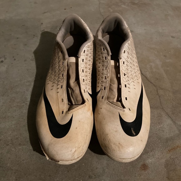 spiked football cleats